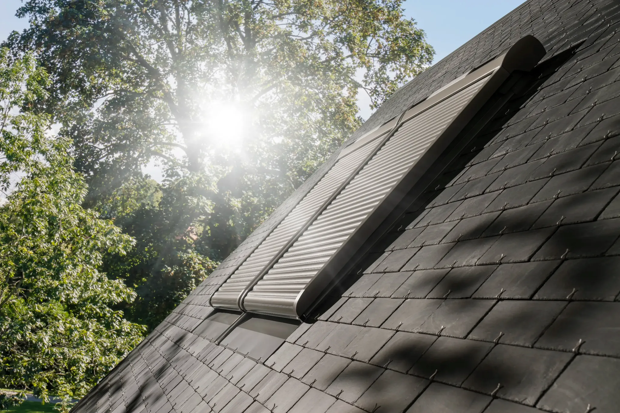 Exemple de protection extérieure VELUX® motorisée